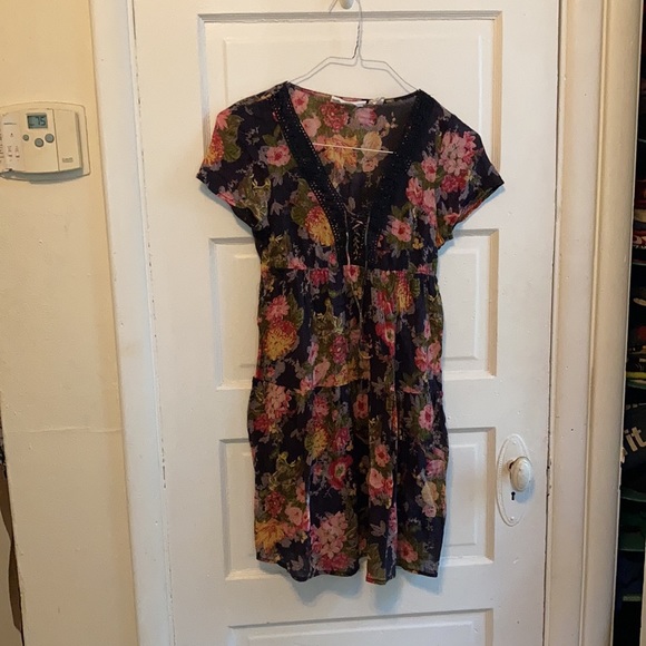 H&M Empress Dress // Floral Lace-Up Dress - Picture 4 of 10